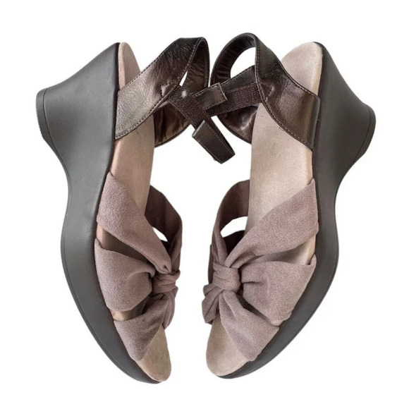 Akaishi Womens Suede Taupe Gray 3 Inch Heel Platform Sandals Adjustable Strap 10 - Picture 2 of 10